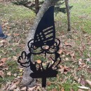 Decoratiune gradina / ghiveci Krodesign Angry Gnome KRO-1136, metal, inaltime 62 cm