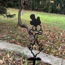 Decoratiune gradina / ghiveci Krodesign Scared Chicken KRO-1133, metal, inaltime 64 cm