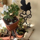 Decoratiune gradina / ghiveci Krodesign Scared Chicken KRO-1133, metal, inaltime 64 cm